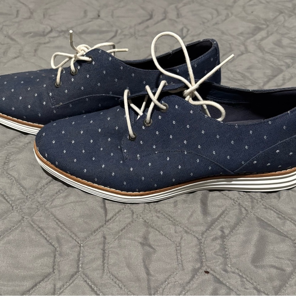 Cole Haan Women's Stitchlite Oxford Polka Dot Blue Flats​ - Picture 2 of 5